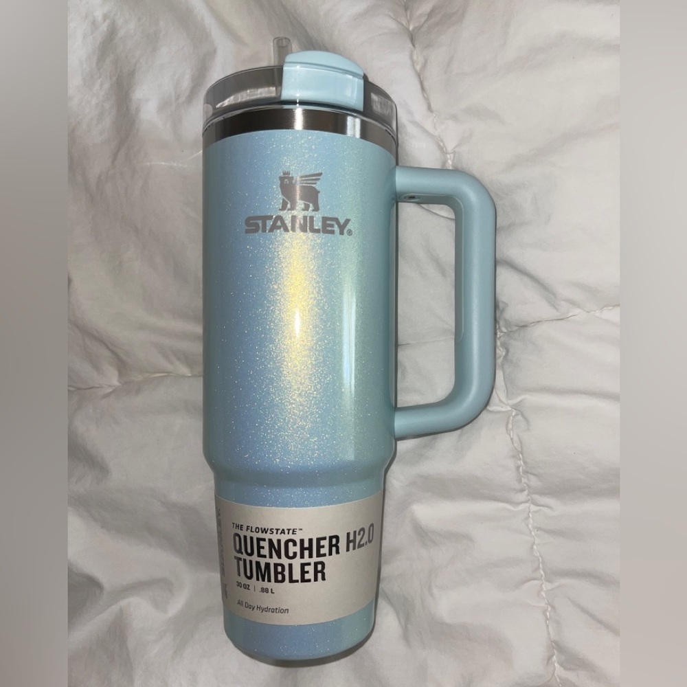 Stanley Quencher H2.0 FlowState Tumbler - Blueberry Milk  30oz In Hand Brand New